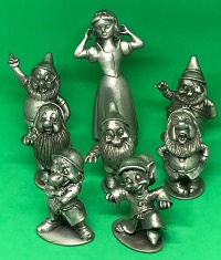 Сувенир- Белоснежка и 7 гномов- металлические