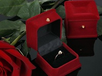 Футляр под кольцо "Подушечка", 4,5*4,5*4, цвет красный, вставка черная 536802