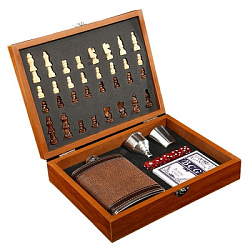 Набор 6 в 1: фляжка 8 oz, рюмка, воронка, кубики 5 шт, карты, шахматы, 18 х 24 см 3470679           